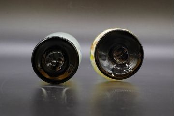 昭和レトロ　戦前　大正　可愛らしいデザインの古いマーブルガラス花瓶2個セット(フリル、色被せ、一輪挿し、花入、花器、硝子、吹きガラス)(R-076466)