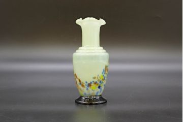 昭和レトロ　戦前　大正　可愛らしいデザインの古いマーブルガラス花瓶2個セット(フリル、色被せ、一輪挿し、花入、花器、硝子、吹きガラス)(R-076468)