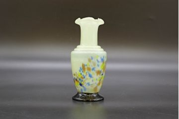 昭和レトロ　戦前　大正　可愛らしいデザインの古いマーブルガラス花瓶2個セット(フリル、色被せ、一輪挿し、花入、花器、硝子、吹きガラス)(R-076468)