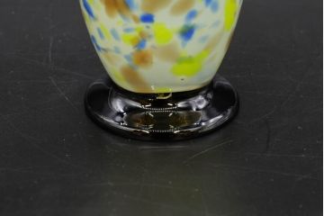 昭和レトロ　戦前　大正　可愛らしいデザインの古いマーブルガラス花瓶2個セット(フリル、色被せ、一輪挿し、花入、花器、硝子、吹きガラス)(R-076468)