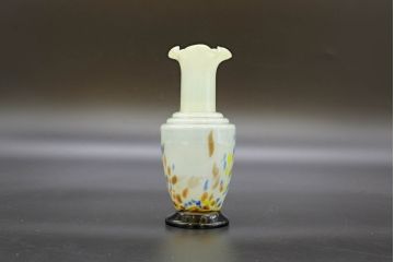 昭和レトロ　戦前　大正　可愛らしいデザインの古いマーブルガラス花瓶2個セット(フリル、色被せ、一輪挿し、花入、花器、硝子、吹きガラス)(R-076469)