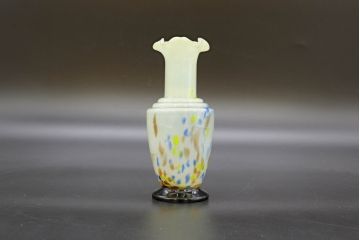 昭和レトロ　戦前　大正　可愛らしいデザインの古いマーブルガラス花瓶2個セット(フリル、色被せ、一輪挿し、花入、花器、硝子、吹きガラス)(R-076469)