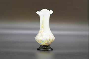昭和レトロ　戦前　大正　可愛らしいデザインの古いマーブルガラス花瓶2個セット(フリル、色被せ、一輪挿し、花入、花器、硝子、吹きガラス)(R-076469)
