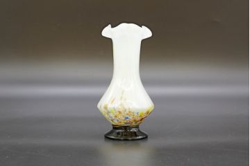 昭和レトロ　戦前　大正　可愛らしいデザインの古いマーブルガラス花瓶2個セット(フリル、色被せ、一輪挿し、花入、花器、硝子、吹きガラス)(R-076469)