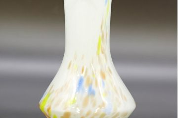 昭和レトロ　戦前　大正　可愛らしいデザインの古いマーブルガラス花瓶2個セット(フリル、色被せ、一輪挿し、花入、花器、硝子、吹きガラス)(R-076469)