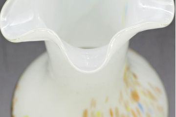 昭和レトロ　戦前　大正　可愛らしいデザインの古いマーブルガラス花瓶2個セット(フリル、色被せ、一輪挿し、花入、花器、硝子、吹きガラス)(R-076469)