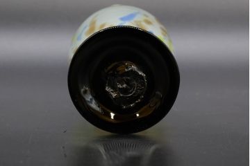 昭和レトロ　戦前　大正　可愛らしいデザインの古いマーブルガラス花瓶2個セット(フリル、色被せ、一輪挿し、花入、花器、硝子、吹きガラス)(R-076469)
