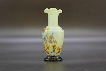 昭和レトロ　戦前　大正　可愛らしいデザインの古いマーブルガラス花瓶2個セット(フリル、色被せ、一輪挿し、花入、花器、硝子、吹きガラス)(R-076470)