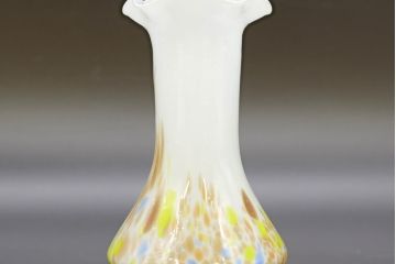 昭和レトロ　戦前　大正　可愛らしいデザインの古いマーブルガラス花瓶2個セット(フリル、色被せ、一輪挿し、花入、花器、硝子、吹きガラス)(R-076470)