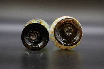 昭和レトロ　戦前　大正　可愛らしいデザインの古いマーブルガラス花瓶2個セット(フリル、色被せ、一輪挿し、花入、花器、硝子、吹きガラス)(R-076470)