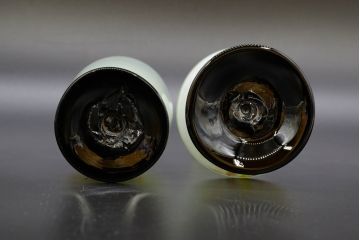 昭和レトロ　戦前　大正　可愛らしいデザインの古いマーブルガラス花瓶2個セット(フリル、色被せ、一輪挿し、花入、花器、硝子、吹きガラス)(R-076471)