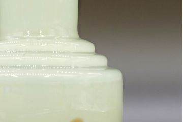 昭和レトロ　戦前　大正　可愛らしいデザインの古いマーブルガラス花瓶2個セット(フリル、色被せ、一輪挿し、花入、花器、硝子、吹きガラス)(R-076472)