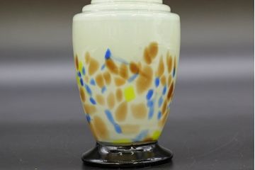 昭和レトロ　戦前　大正　可愛らしいデザインの古いマーブルガラス花瓶2個セット(フリル、色被せ、一輪挿し、花入、花器、硝子、吹きガラス)(R-076472)