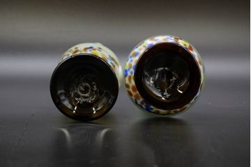 昭和レトロ　戦前　大正　可愛らしいデザインの古いマーブルガラス花瓶2個セット(フリル、色被せ、一輪挿し、花入、花器、硝子、吹きガラス)(R-076472)