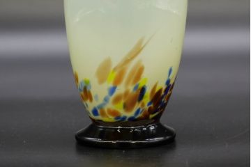 昭和レトロ　戦前　大正　可愛らしいデザインの古いマーブルガラス花瓶2個セット(フリル、色被せ、一輪挿し、花入、花器、硝子、吹きガラス)(R-076473)
