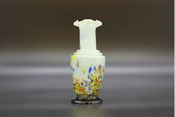 昭和レトロ　戦前　大正　可愛らしいデザインの古いマーブルガラス花瓶2個セット(フリル、色被せ、一輪挿し、花入、花器、硝子、吹きガラス)(R-076474)