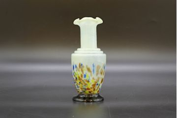 昭和レトロ　戦前　大正　可愛らしいデザインの古いマーブルガラス花瓶2個セット(フリル、色被せ、一輪挿し、花入、花器、硝子、吹きガラス)(R-076474)