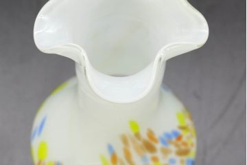 昭和レトロ　戦前　大正　可愛らしいデザインの古いマーブルガラス花瓶2個セット(フリル、色被せ、一輪挿し、花入、花器、硝子、吹きガラス)(R-076474)