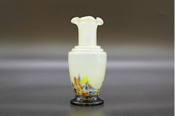昭和レトロ　戦前　大正　可愛らしいデザインの古いマーブルガラス花瓶2個セット(フリル、色被せ、一輪挿し、花入、花器、硝子、吹きガラス)(R-076475)
