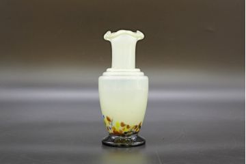 昭和レトロ　戦前　大正　可愛らしいデザインの古いマーブルガラス花瓶2個セット(フリル、色被せ、一輪挿し、花入、花器、硝子、吹きガラス)(R-076475)