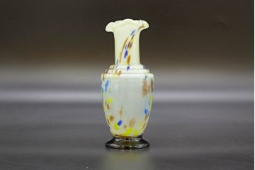 昭和レトロ　戦前　大正　可愛らしいデザインの古いマーブルガラス花瓶2個セット(フリル、色被せ、一輪挿し、花入、花器、硝子、吹きガラス)(R-076477)