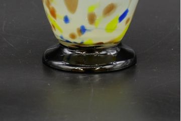 昭和レトロ　戦前　大正　可愛らしいデザインの古いマーブルガラス花瓶2個セット(フリル、色被せ、一輪挿し、花入、花器、硝子、吹きガラス)(R-076477)