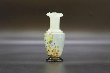 昭和レトロ　戦前　大正　可愛らしいデザインの古いマーブルガラス花瓶2個セット(フリル、色被せ、一輪挿し、花入、花器、硝子、吹きガラス)(R-076480)