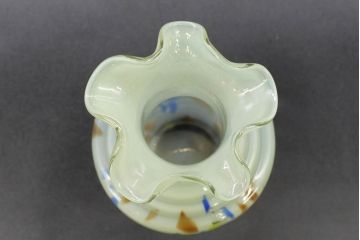 昭和レトロ　戦前　大正　可愛らしいデザインの古いマーブルガラス花瓶2個セット(フリル、色被せ、一輪挿し、花入、花器、硝子、吹きガラス)(R-076480)
