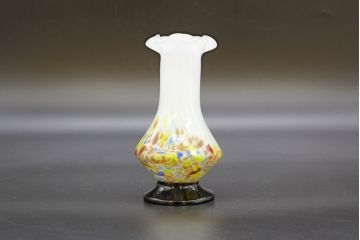 昭和レトロ　戦前　大正　可愛らしいデザインの古いマーブルガラス花瓶2個セット(フリル、色被せ、一輪挿し、花入、花器、硝子、吹きガラス)(R-076480)