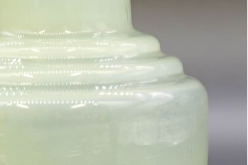 昭和レトロ　戦前　大正　可愛らしいデザインの古いマーブルガラス花瓶2個セット(フリル、色被せ、一輪挿し、花入、花器、硝子、吹きガラス)(R-076481)