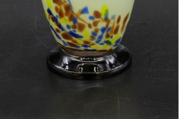 昭和レトロ　戦前　大正　可愛らしいデザインの古いマーブルガラス花瓶2個セット(フリル、色被せ、一輪挿し、花入、花器、硝子、吹きガラス)(R-076481)