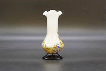 昭和レトロ　戦前　大正　可愛らしいデザインの古いマーブルガラス花瓶2個セット(フリル、色被せ、一輪挿し、花入、花器、硝子、吹きガラス)(R-076481)