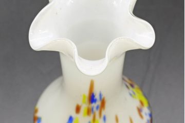 昭和レトロ　戦前　大正　可愛らしいデザインの古いマーブルガラス花瓶2個セット(フリル、色被せ、一輪挿し、花入、花器、硝子、吹きガラス)(R-076481)