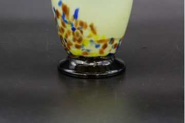 昭和レトロ　戦前　大正　可愛らしいデザインの古いマーブルガラス花瓶2個セット(フリル、色被せ、一輪挿し、花入、花器、硝子、吹きガラス)(R-076482)