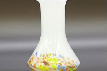 昭和レトロ　戦前　大正　可愛らしいデザインの古いマーブルガラス花瓶2個セット(フリル、色被せ、一輪挿し、花入、花器、硝子、吹きガラス)(R-076482)