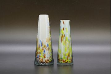 昭和レトロ　戦前　大正　置くだけでお部屋のアクセントになる古いマーブルガラス花瓶2個セット(六角、一輪挿し、花入、花器、硝子)(R-076483)