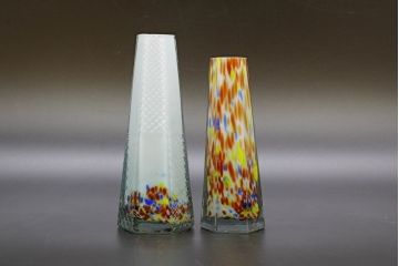 昭和レトロ　戦前　大正　置くだけでお部屋のアクセントになる古いマーブルガラス花瓶2個セット(六角、一輪挿し、花入、花器、硝子)(R-076484)