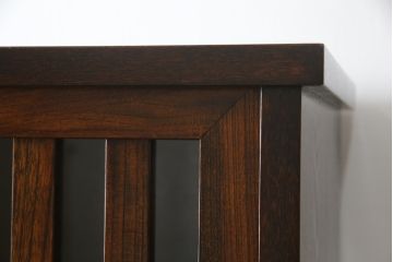 中古　美品　高級品　国産　職人手作り　総欅(ケヤキ)材　漆塗り　上質な和の空間を演出する二段重ね水屋箪笥(食器棚、茶箪笥、キャビネット、収納棚、戸棚、店舗什器)(定価約120万円)(R-076489)