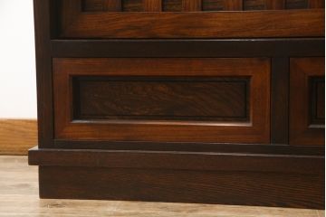 中古　美品　高級品　国産　職人手作り　総欅(ケヤキ)材　漆塗り　上質な和の空間を演出する二段重ね水屋箪笥(食器棚、茶箪笥、キャビネット、収納棚、戸棚、店舗什器)(定価約120万円)(R-076489)