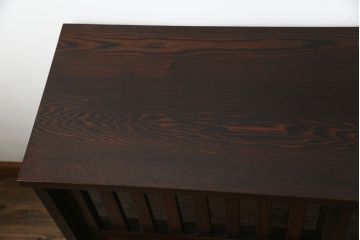 中古　美品　高級品　国産　職人手作り　総欅(ケヤキ)材　漆塗り　上質な和の空間を演出する二段重ね水屋箪笥(食器棚、茶箪笥、キャビネット、収納棚、戸棚、店舗什器)(定価約120万円)(R-076489)
