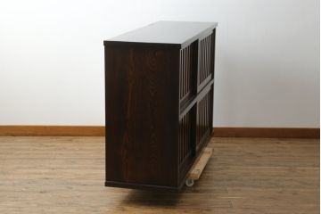 中古　美品　高級品　国産　職人手作り　総欅(ケヤキ)材　漆塗り　上質な和の空間を演出する水屋箪笥サイドボード(サイドキャビネット、収納棚、戸棚、食器棚)(R-076490)