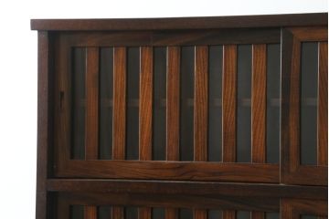 中古　美品　高級品　国産　職人手作り　総欅(ケヤキ)材　漆塗り　上質な和の空間を演出する水屋箪笥サイドボード(サイドキャビネット、収納棚、戸棚、食器棚)(R-076490)