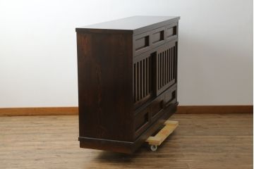 中古　美品　高級品　国産　職人手作り　総欅(ケヤキ)材　漆塗り　上質な和の空間を演出する水屋箪笥サイドボード(サイドキャビネット、収納棚、戸棚、食器棚、茶箪笥)(R-076491)
