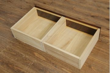 中古　美品　高級品　国産　職人手作り　総欅(ケヤキ)材　漆塗り　上質な和の空間を演出する水屋箪笥サイドボード(サイドキャビネット、収納棚、戸棚、食器棚、茶箪笥)(R-076491)