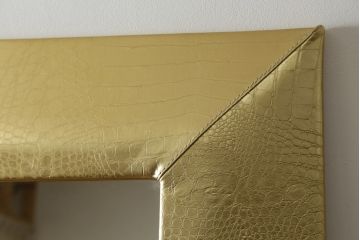 中古　FENDI CASA(フェンディ カーサ)　本革(レザー)　クロコ型押し　シンプルでスタイリッシュな佇まいが魅力的な特大姿見(全身鏡、full length、ミラー、カガミ、エンボス加工)(R-076493)