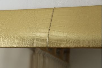 中古　FENDI CASA(フェンディ カーサ)　本革(レザー)　クロコ型押し　シンプルでスタイリッシュな佇まいが魅力的な特大姿見(全身鏡、full length、ミラー、カガミ、エンボス加工)(R-076493)