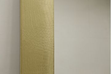 中古　FENDI CASA(フェンディ カーサ)　本革(レザー)　クロコ型押し　シンプルでスタイリッシュな佇まいが魅力的な特大姿見(全身鏡、full length、ミラー、カガミ、エンボス加工)(R-076493)