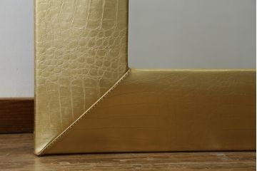 中古　FENDI CASA(フェンディ カーサ)　本革(レザー)　クロコ型押し　シンプルでスタイリッシュな佇まいが魅力的な特大姿見(全身鏡、full length、ミラー、カガミ、エンボス加工)(R-076493)