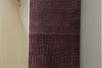 中古　FENDI CASA(フェンディ カーサ)　本革(レザー)　FFロゴ　シンプルながらゴージャスな雰囲気漂う特大姿見(全身鏡、full length、ミラー、カガミ、エンボス加工)(R-076494)