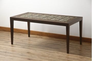 デンマークビンテージ　ROYAL COPENHAGEN(ロイヤルコペンハーゲン)×HASLEV(ハスレヴ)　BACA(バッカ)シリーズ　チーク材　タイルトップがお洒落なローテーブル(センターテーブル、コーヒーテーブル、リビングテーブル、ヴィンテージ、北欧)(R-076495)